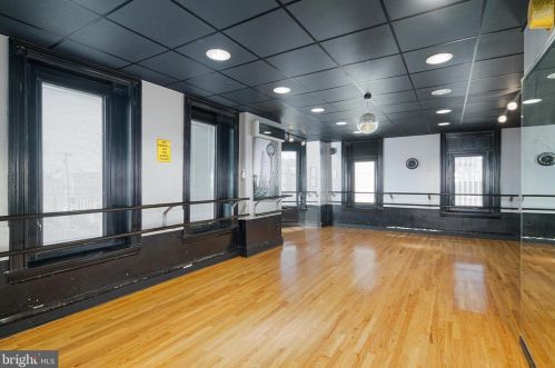 2337 13 St, Philadelphia PA 19123-0024 exterior