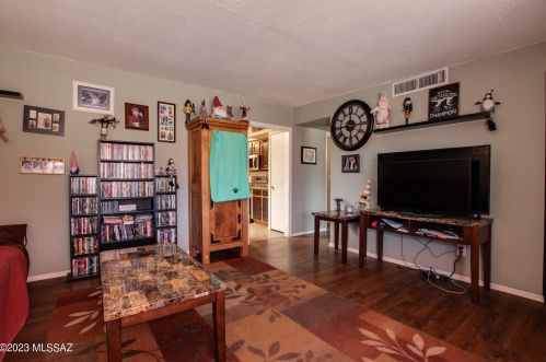 752 Edgewater Dr, Tucson AZ 85704-2412 exterior