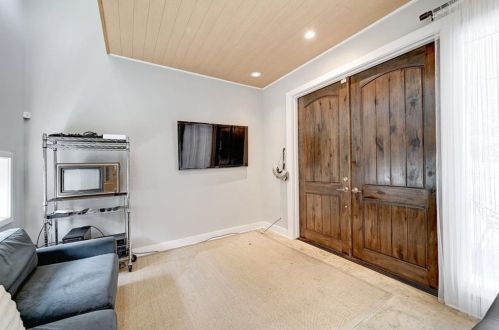 2513 10th St, Austin TX 78703-3334 exterior