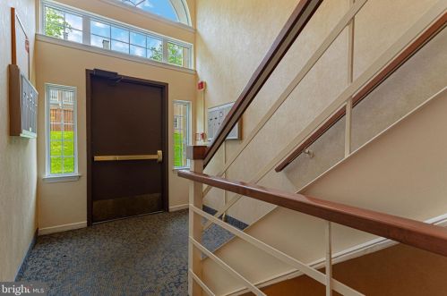 1916 Wilson Ln, Mc Lean, VA 22102-4764