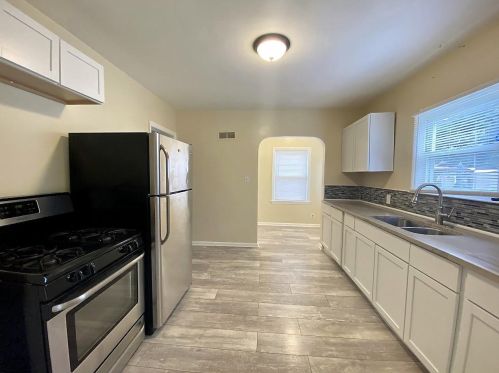 5764 40th St, Milwaukee WI  53221-3910 exterior