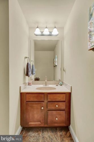 85 Midway Farms Ln, Lancaster PA 17602-2670 exterior