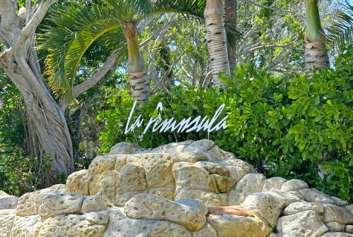 313 La Peninsula Blvd, Naples FL 34113-4036 exterior