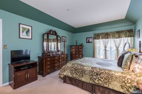 141 Barrister Dr, Kinnelon NJ 07405-3243 exterior