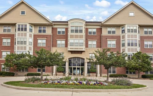 4130 Lake Dr, Milwaukee WI 53211-1719 exterior