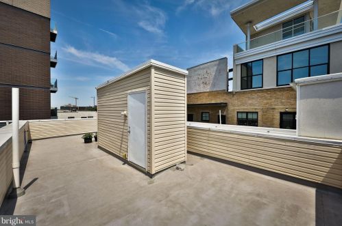 213 Green St, Philadelphia PA exterior