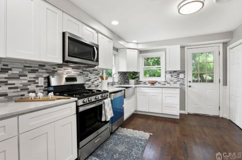 26 Fern St, Edison NJ  08817-4206 exterior