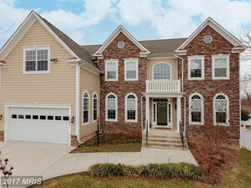 1720 Great Falls St, Mc Lean VA  22101-5062 exterior