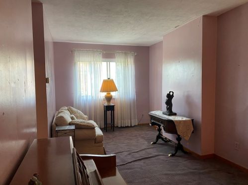 5704 Hampton St, Pittsburgh PA 15206-1618 exterior