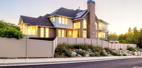 9093 Cyn Gate Cir, Sandy UT 84093-3807 exterior