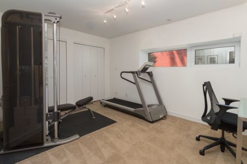 2131 Moffat St, Chicago IL 60647-4313 exterior