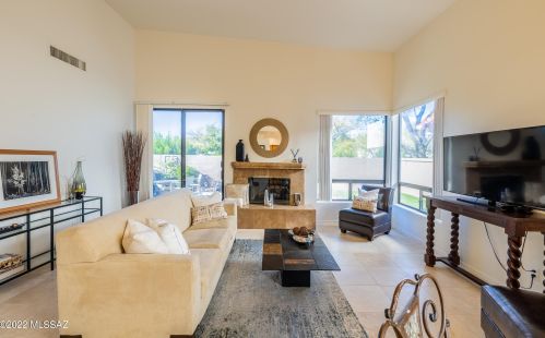 4061 Quiet Moon Dr, Tucson AZ  85718-3427 exterior