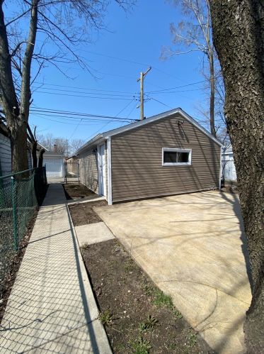 10334 Oglesby Ave, Chicago IL  60617-5631 exterior