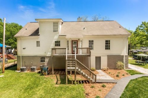 3225 Harris Dr, Atlanta GA  30344-4404 exterior