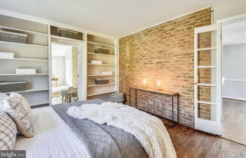 4206 Mt Vernon Memorial Hwy, Alexandria VA 22309-2809 exterior