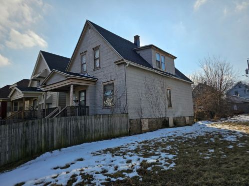 3739 10th St, Milwaukee, WI 53206-3316