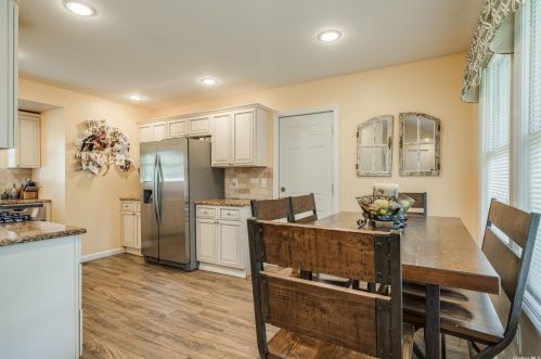 31 Harned Rd, Commack NY 11725-5104 exterior