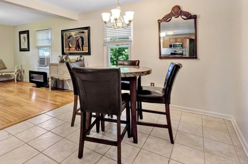 143 St, Seymour CT 06483-2910 exterior