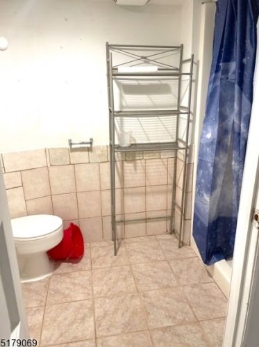 38 Bernard Ave, Edison NJ 08837-3431 exterior