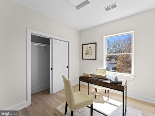 532 Shepherd St, Washington DC  20011-5913 exterior