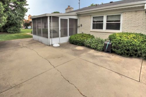 11927 Locust St, Milwaukee WI 53212-2642 exterior