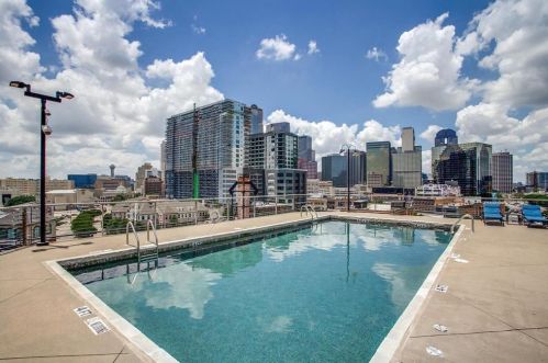 2220 Canton St, Dallas, TX 75201-5902