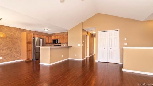 16855 Dover Dr, Northville MI 48168-6505 exterior