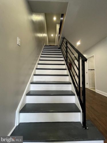 4037 8th St, Philadelphia PA 19140-2233 exterior