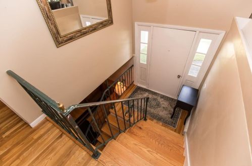 202 Glaude Ln, Woonsocket, RI 02895-1616