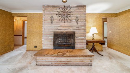 7542 Ainslie St, Chicago IL 60630-2302 exterior