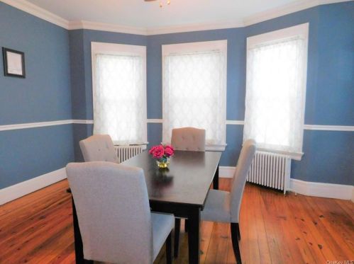 88 Grand Ave, Middletown NY 10940-3925 exterior