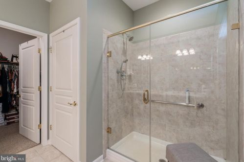 3 Falcon Ct, Trenton NJ 08690-2466 exterior