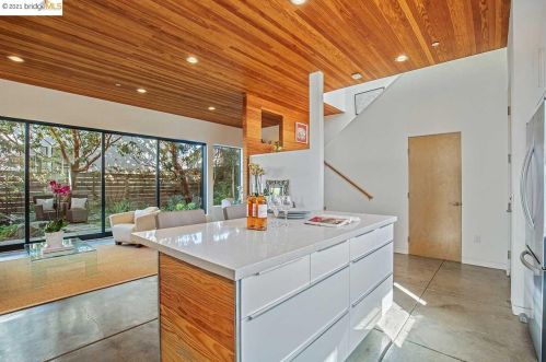 1441 Fairview St, Berkeley CA 94703-2442 exterior