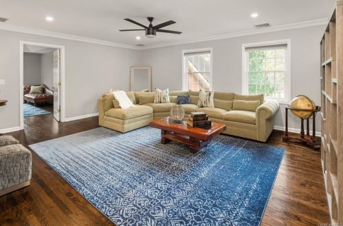 34 High St, Armonk NY 10504-1224 exterior