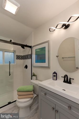 4513 Apple Tree Dr, Alexandria VA  22310-2901 exterior