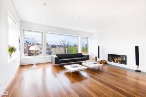 128 7th St, New York NY  10009-6100 exterior