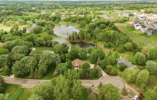 4429 Dorchester Dr, Saint Paul MN 55129-9570 exterior