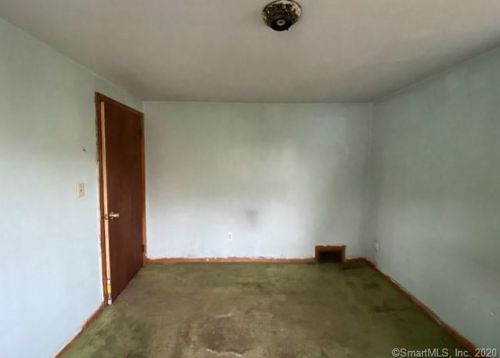 409 Burritt St, New Britain CT 06053-4005 exterior