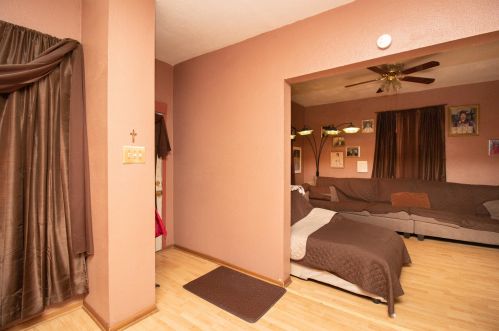 1261 36, Milwaukee WI 53215-1437 exterior