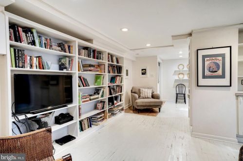 801 Independence Ave, Washington DC 20003-1317 exterior