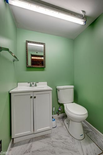 4500 Ln Crosse Ave, Chicago IL 60646-4922 exterior