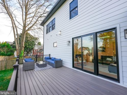 1422 Mayflower Dr, Mc Lean VA 22101-5615 exterior