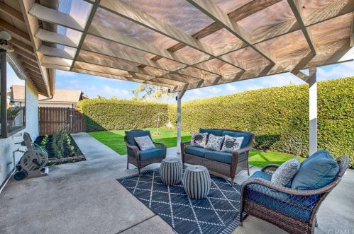 14361 Cherrywood Ln, Tustin, CA 92780-6945