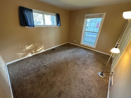 2720 Iroquois Rd, Waukegan IL 60087-4549 exterior