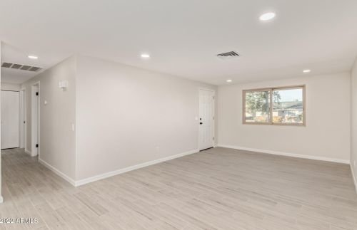 2011 Central Dr, Chandler AZ 85224-1811 exterior