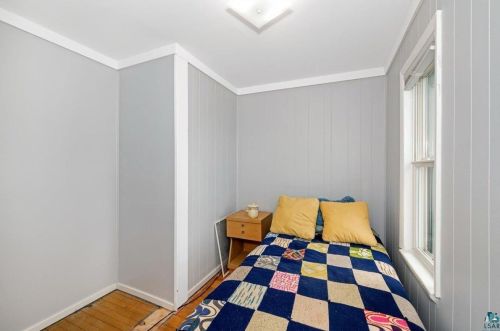 2241 11 St, Duluth MN 55806-1201 exterior