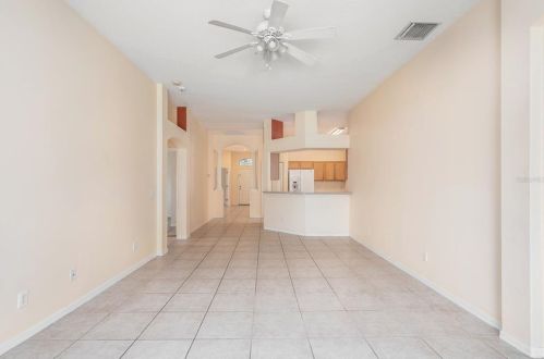 8215 Canterbury Lake Blvd, Tampa FL  33619-6671 exterior