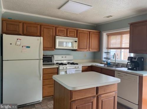 6522 Morning Glen Ct, Alexandria VA  22315-5026 exterior