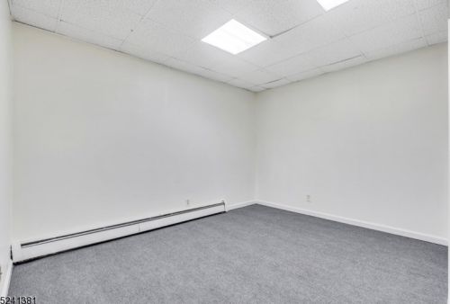 47 Cayuga Ave, Rockaway NJ 07866-1034 exterior