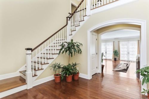 45 Cir Dr, Greenwich CT 06830-6737 exterior